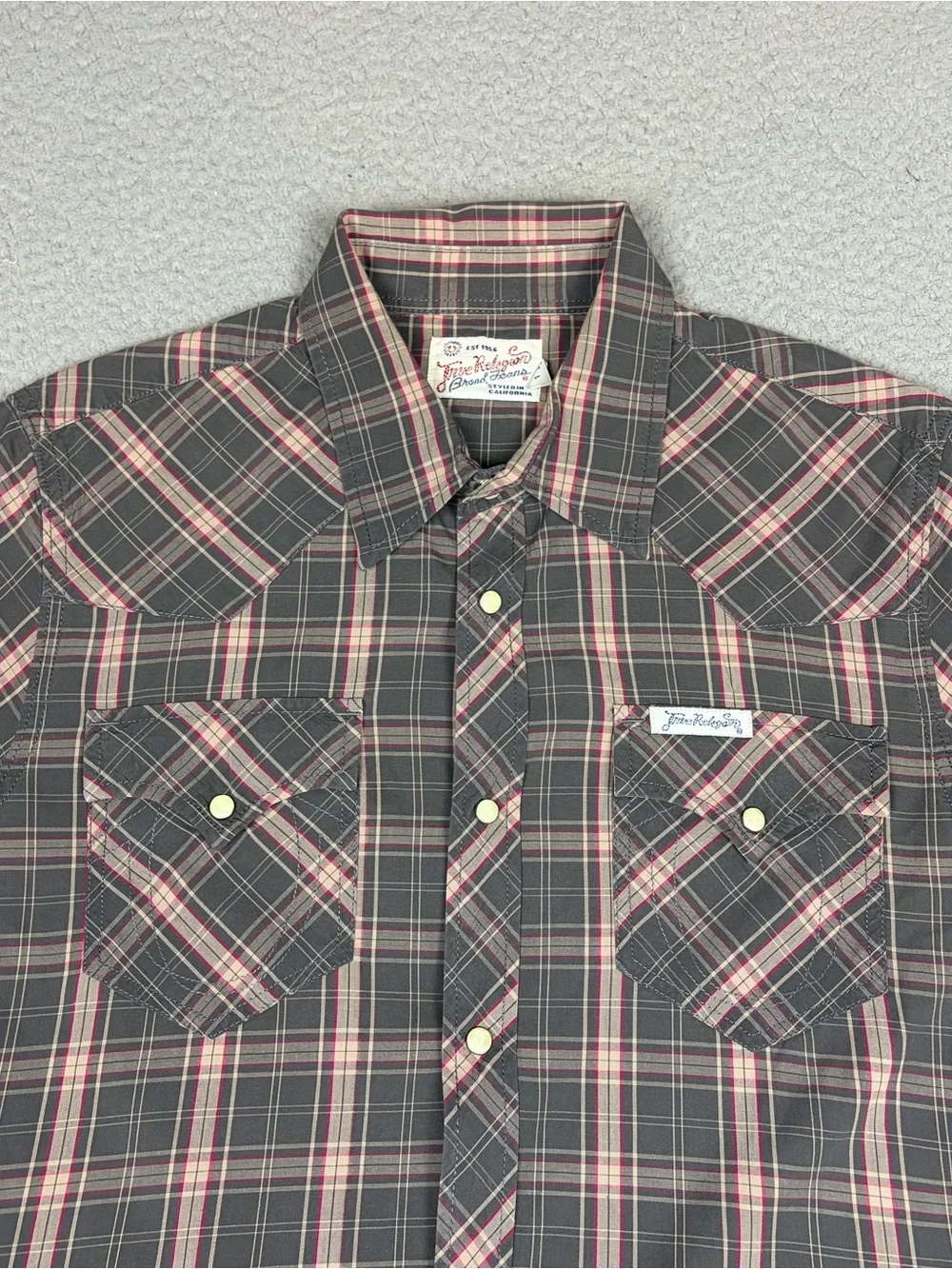 True Religion Pearl Snap Shirt Men's Brown & Red Plaid Pocket Flaps Western
